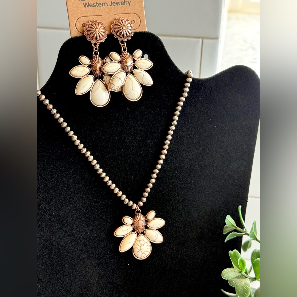 Copper-Tone Cream Stone Western Pendant Necklace & Earrings Set - Picture 8 of 8